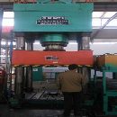 []出售一批万能四柱油压机